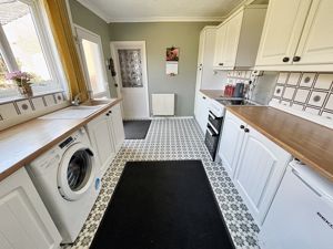 Kitchen- click for photo gallery